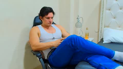 Wiston online show from 02.05.26