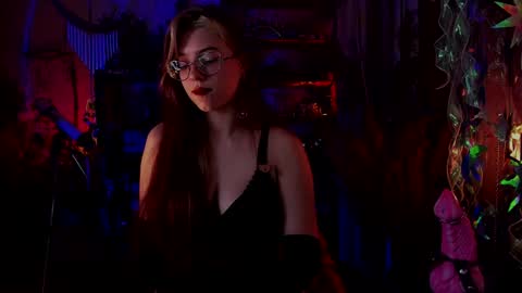 Snapshot of witch_fiona chatting on 12.14.24 Goddess of two strapons  - Mr. long Don Mr. Pinky online show from 12.14.24