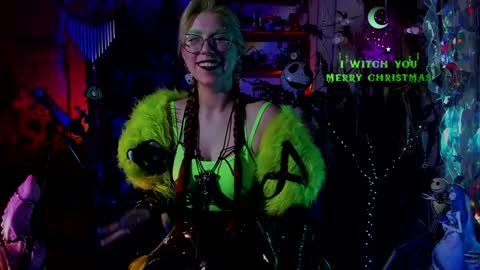 Snapshot of witch_fiona chatting on 12.22.24 Goddess of two strapons  - Mr. long Don Mr. Pinky online show from 12.22.24