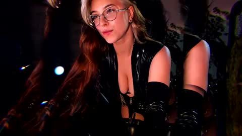 Snapshot of witch_fiona chatting on 10.21.25 Goddess of two strapons  - Mr. long Don Mr. Pinky online show from 10.21.25