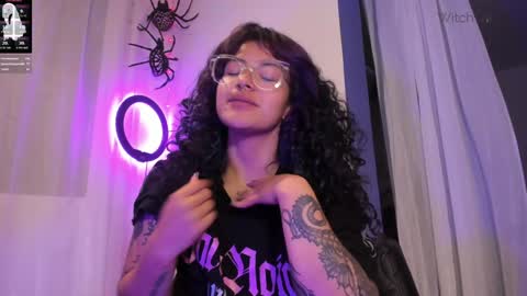     Luna Violeta  A r t i s t  online show from 12.27.24