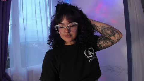     Luna Violeta  A r t i s t  online show from 01.03.25