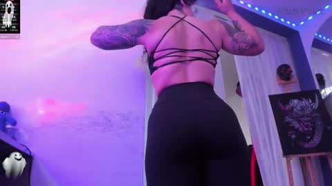     Luna Violeta  A r t i s t  online show from 02.23.25