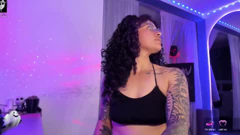     Luna Violeta  A r t i s t  online show from 03.04.25