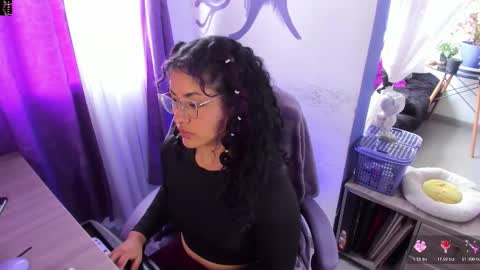     Luna Violeta  A r t i s t  online show from 11.10.25