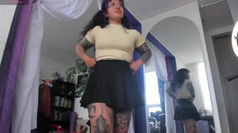 Snapshot of witchofhearts chatting on 06.01.26 Luna Violeta A r t i s t online show from 06.01.26