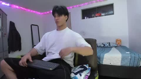 Snapshot of with_ken chatting on 05.14.26 Ken online show from 05.14.26