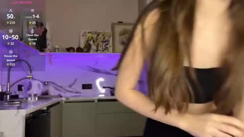 Isobelle online show from 01.30.25