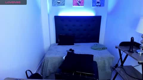 Snapshot of wiz_maleja chatting on 02.14.25 MALEJA online show from 02.14.25