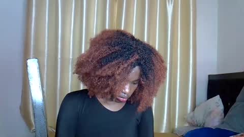 girlie o online show from 02.10.25