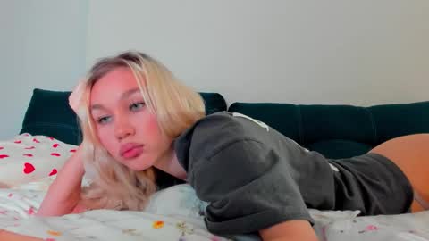 wladilia online show from 11.26.25