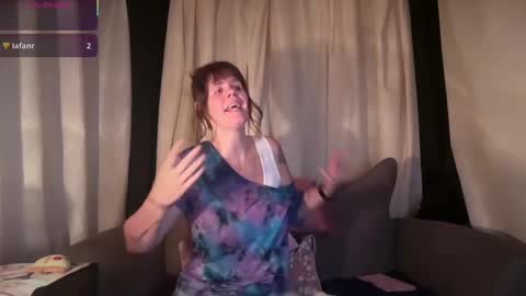 Snapshot of wldntulik2no chatting on 10.18.25 Moth online show from 10.18.25