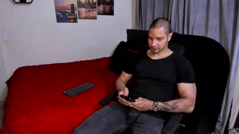 Snapshot of wncmodels chatting on 04.15.26 Magnus Dark independent model online show from 04.15.26