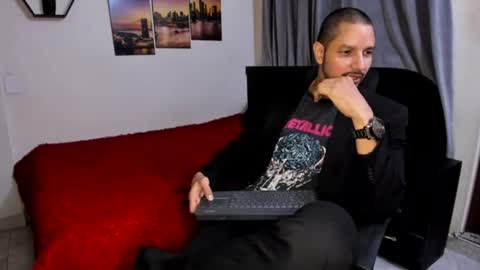 Snapshot of wncmodels chatting on 07.27.26 Magnus Dark independent model online show from 07.27.26