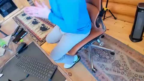 Snapshot of wobbleon chatting on 03.07.25 Gobbleon online show from 03.07.25