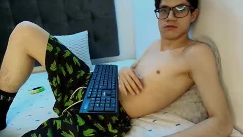  W O L F  online show from 02.21.25