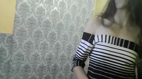 Snapshot of wolfxsnow chatting on 01.01.25 wolfxsnow online show from 01.01.25