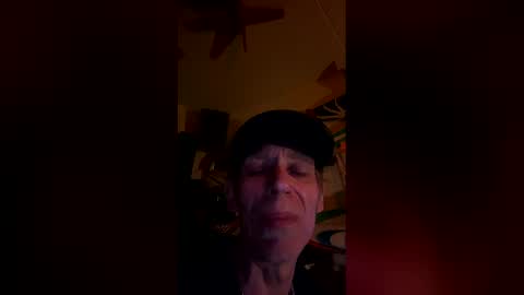 Snapshot of wonderboy3272 chatting on 04.07.26 guido online show from 04.07.26