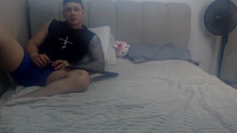 Snapshot of wondercouplexxx chatting on 06.12.26 Sofia And Thomas online show from 06.12.26