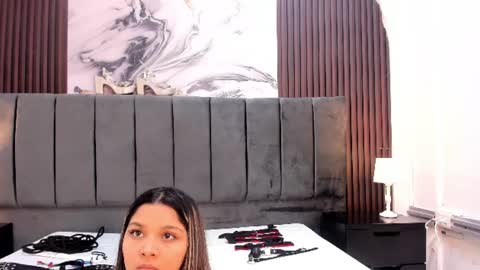 Snapshot of wonderkloe_ chatting on 06.14.26 wonderkloe_ online show from 06.14.26