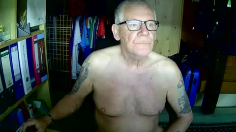 Snapshot of wonneprop10 chatting on 05.19.26 Always Horny online show from 05.19.26