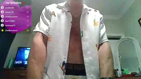 Snapshot of woodson5432 chatting on 09.23.25 LongNThrobbn online show from 09.23.25