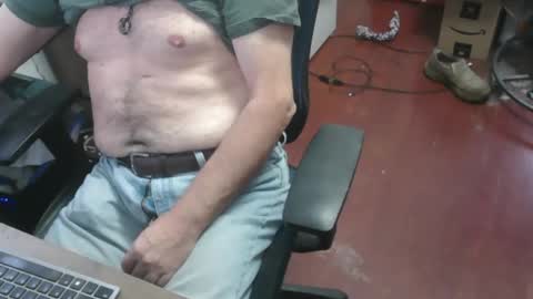 Snapshot of woodworker6473 chatting on 02.20.26 woodworker6473 online show from 02.20.26