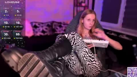 Arnika and Simon online show from 11.14.25