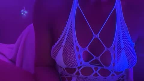 Snapshot of worthdaddy2cum chatting on 04.20.26 cum4me online show from 04.20.26