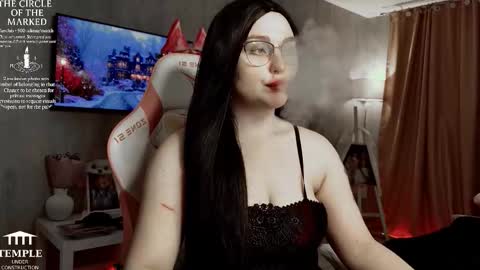 Snapshot of wounded_goddess chatting on 10.05.25 Goddess Sophy online show from 10.05.25