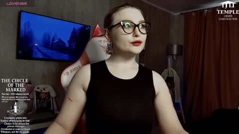 Snapshot of wounded_goddess chatting on 10.07.25 Goddess Sophy online show from 10.07.25