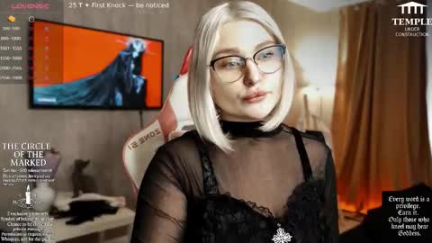 Snapshot of wounded_goddess chatting on 10.14.25 Goddess Sophy online show from 10.14.25