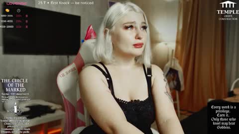 Snapshot of wounded_goddess chatting on 10.14.25 Goddess Sophy online show from 10.14.25