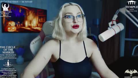 Snapshot of wounded_goddess chatting on 11.03.25 Goddess Sophy online show from 11.03.25