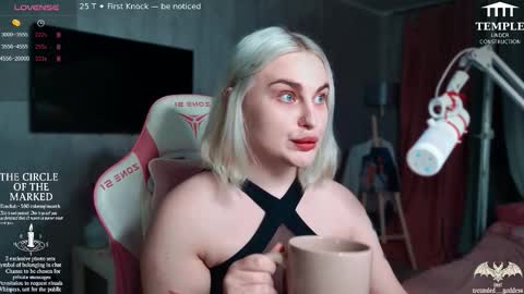 Snapshot of wounded_goddess chatting on 11.12.25 Goddess Sophy online show from 11.12.25