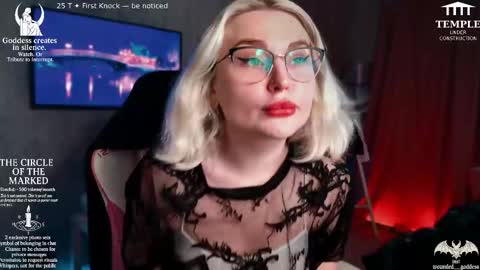 Snapshot of wounded_goddess chatting on 11.15.25 Goddess Sophy online show from 11.15.25