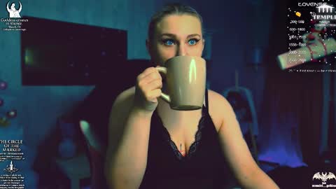 Snapshot of wounded_goddess chatting on 12.17.25 Goddess Sophy online show from 12.17.25