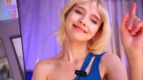 Snapshot of wow_angel chatting on 06.10.26 wow_angel online show from 06.10.26