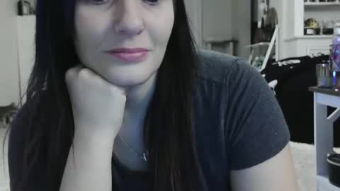 Snapshot of wrenleigh chatting on 12.08.24 Crystal Lake online show from 12.08.24