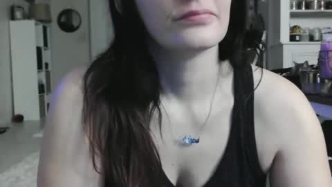 Snapshot of wrenleigh chatting on 01.03.25 Crystal Lake online show from 01.03.25