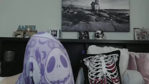 Snapshot of wrenleigh chatting on 02.02.25 Crystal Lake online show from 02.02.25