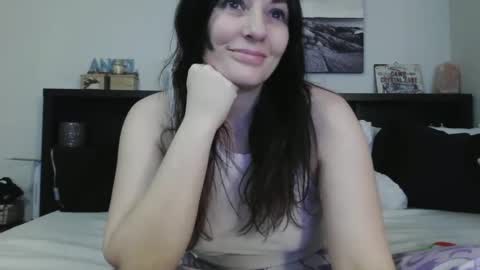 Snapshot of wrenleigh chatting on 02.07.25 Crystal Lake online show from 02.07.25