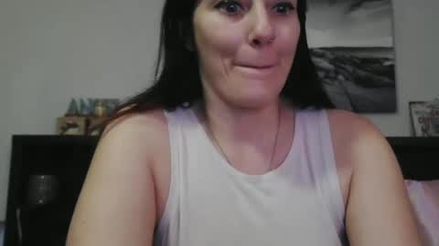 Snapshot of wrenleigh chatting on 02.18.25 Crystal Lake online show from 02.18.25