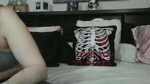 Snapshot of wrenleigh chatting on 02.25.25 Crystal Lake online show from 02.25.25