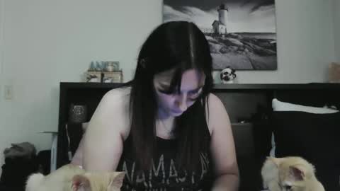 Snapshot of wrenleigh chatting on 02.27.25 Crystal Lake online show from 02.27.25