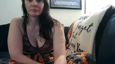 Snapshot of wrenleigh chatting on 09.29.25 Crystal Lake online show from 09.29.25