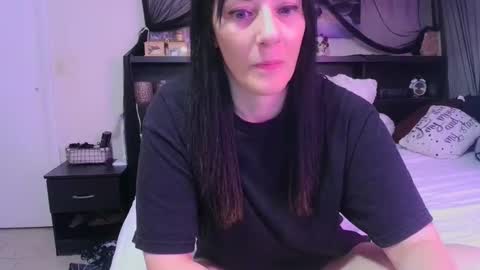 Snapshot of wrenleigh chatting on 04.20.26 Crystal Lake online show from 04.20.26