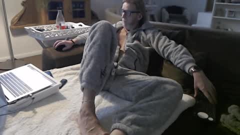 Snapshot of wyattearp64 chatting on 01.05.25 WyattEarp64 online show from 01.05.25