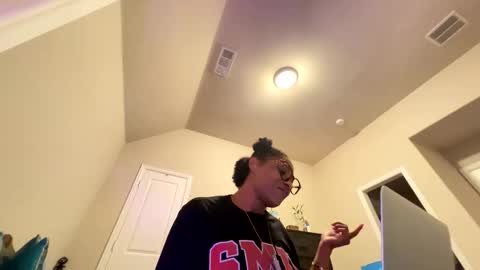 Wynter Heat online show from 10.26.25