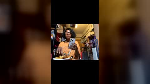 Snapshot of wynterheat chatting on 05.06.26 Wynter Heat online show from 05.06.26